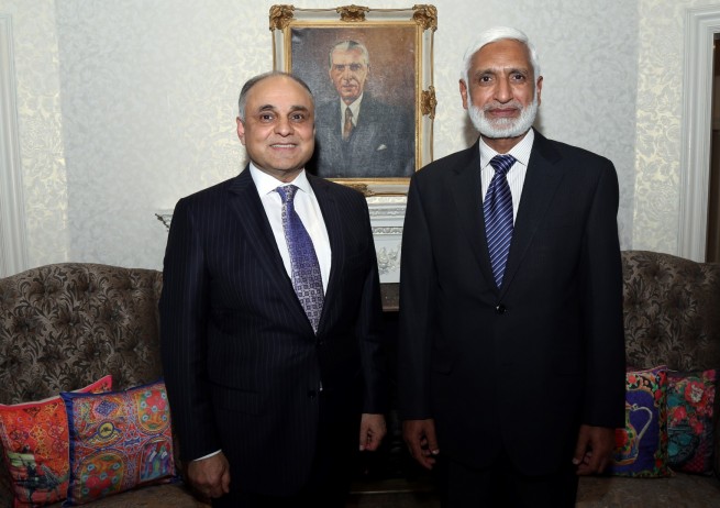 Syed Ibne Abbas, Pakistan High Commissioner to the UK with Admiral Zakaullah, Chief of The Naval Staff at his residence in London on 11-2-2016
