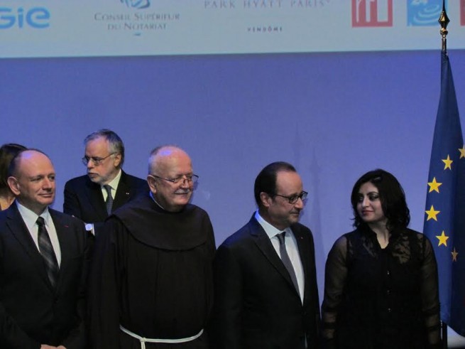 Ms. Gulalai Ismail cofounder of NGO “Aware Girls” with the French President French President Francois Hollande after receiving the prestigious Chirac Prize for “Conflict Prevention” in recognition of their contributions toward development of a culture of peace and non-Violence through the action of women and youth in Pakistan in Paris France today (24th November, 2016).