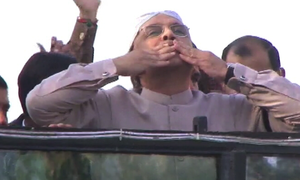 Touchdown: Zardari lands in Pakistan after 18 months in self-imposed 'exile'