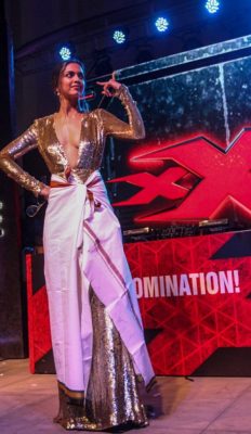 Deepika Padukone looks amazing in shining golden dress