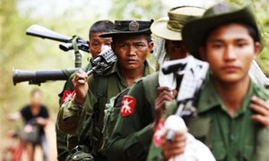 Thousands flee fighting on Myanmar's border with China