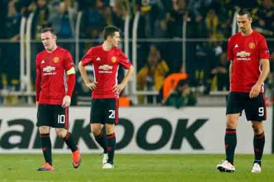 Manchester United drop two more points at home