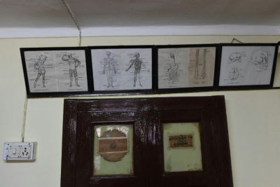 Tibetan medicine lures patients seeking drug-free cures Tibetan medicine draws on aspects of traditional Chinese medicine and India’s Ayurvedic system as well as its own unique theories and treatments. PHOTO: AFP