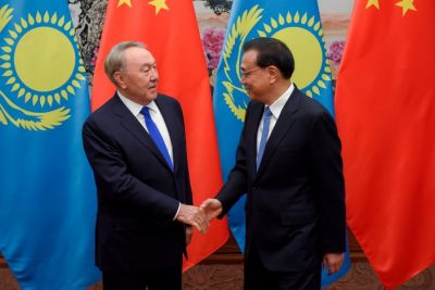 Chinese Premier Li Keqiang (R) meets Kazakhstan's President Nursultan Nazarbayev (L) at the Great Hall of the People in Beijing, China May 14, 2017. REUTERS/Etienne Oliveau/Pool